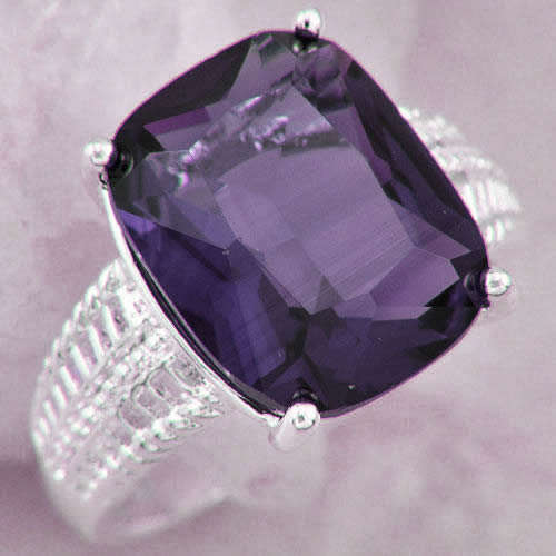 ***GORGEOUS AND NEW!!!***STUNNING AMETHYST CZ STERLING SILVER RING!!!