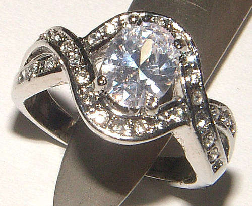 **SIZE Q 1/2**BEAUTIFUL CZ AND RHINESTONE ENCRUSTED DRESS RING!