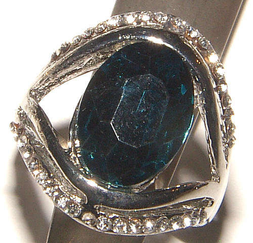 GORGEOUS LUCITE AND RHINESTONE DRESS RING - ***NEW!***