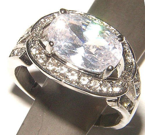 **WOAW!**BEAUTIFUL CZ AND RHINESTONE ENCRUSTED DRESS RING!