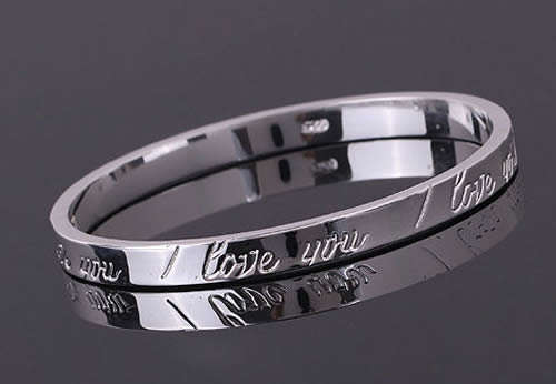 ***L@@@@K!!*** STUNNING 'I LOVE YOU' ENGRAVED SILVER BANGLE!!