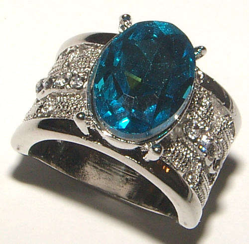 GORGEOUS RHINESTONE ENCRUSTED DRESS RING - ***NEW!***