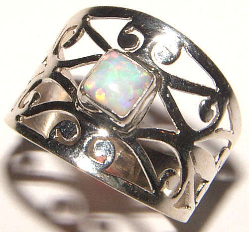 ***WOAW!!!*** GORGEOUS FIRE OPAL IN SOLID STERLING SILVER RING!!!