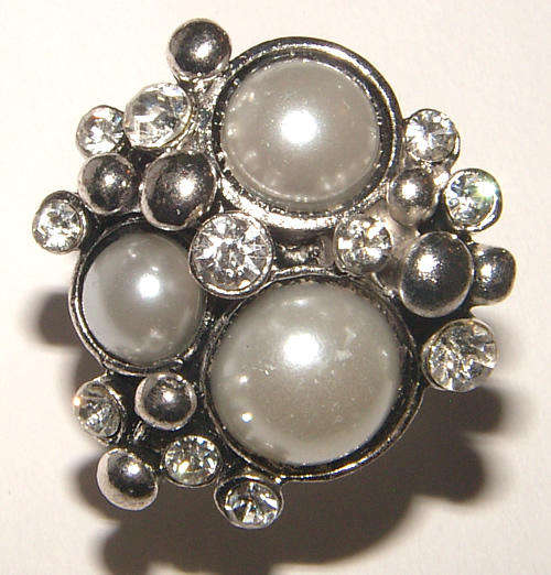 UNUSUAL DESIGN!!! -- RHINESTONE AND PEARL DRESS RING - ***NEW***