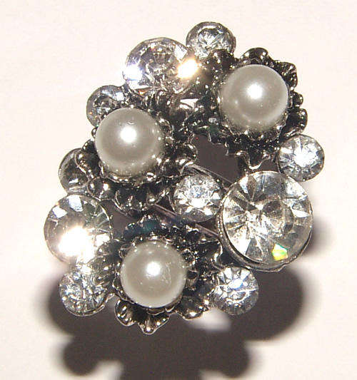 UNUSUAL DESIGN!!! -- RHINESTONE AND PEARL DRESS RING - ***NEW***