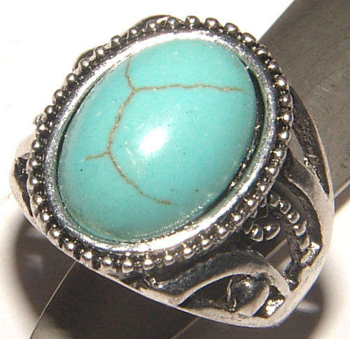 **PRETTY** - NATURAL TURQUOISE VINTAGE STYLE DRESS RING!