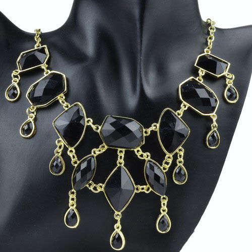 ***POPULAR CHOICE!***  SWEET LUCITE RESIN BIB NECKLACE - NEW!