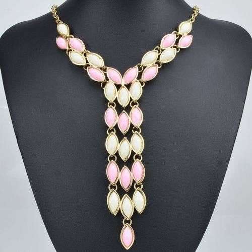 ***POPULAR CHOICE!***  SWEET LUCITE RESIN BIB NECKLACE - NEW!