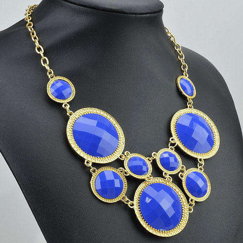 ***POPULAR CHOICE!***  JELLY RESIN BIB NECKLACE - NEW!