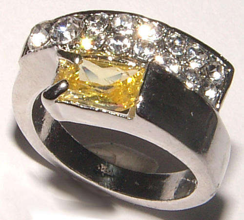 **SIZE 5!**BEAUTIFUL CZ AND RHINESTONE ENCRUSTED DRESS RING!