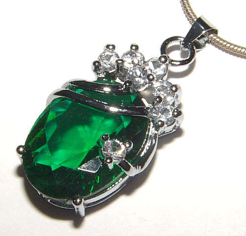 **FARYTALE COLLECTION!** SWEET EMERALD GREEN FACETED CRYSTAL PENDANT - NEW!