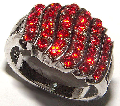 **RAINBOW COLLECTION** PRETTY DRESS RING WITH SPARKLING RHINESTONES.