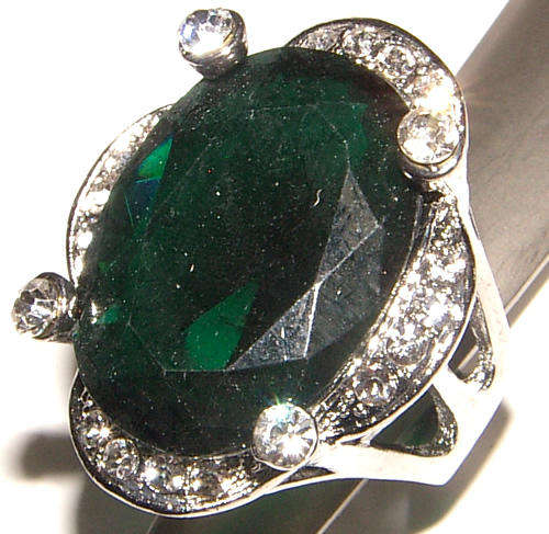**BOLD!**LUCITE CRYSTAL AND RHINESTONE DRESS RING!