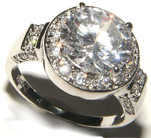 ***SWEET!!!*** GORGEOUS CUBIC ZIRCONIUM IN WHITE GP SOLITAIRE RING!!!