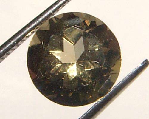 NATURAL QUARTZ -  GREEN GOLD ROUND DIAMOND CUT - 2.430cts