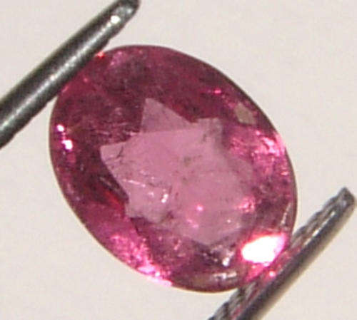 NATURAL  RUBELLITE TOURMALINE - PINK OVAL CUT - 1.080cts