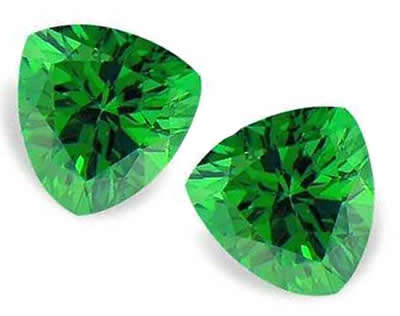 EMERALD SIMULANT MATCHING PAIR  - TOP EMERALD GREEN TRILLIANT CUT - 0.840cts
