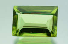NATURAL PERIDOT -  NICE GREEN BAGUETTE  CUT - 1.100cts