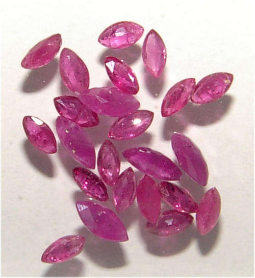 PARCEL OF 23 NATURAL RUBIES (BURMA) -  PIGEON BLOOD RED MARQUISE CUT - 3.035cts