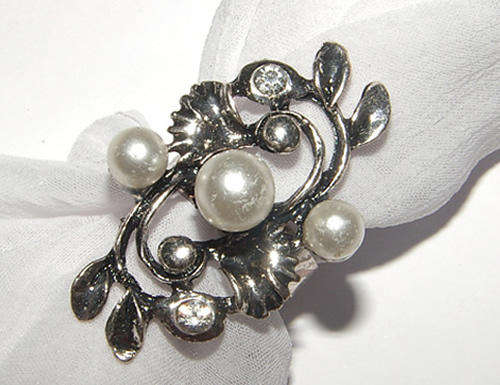 RHINESTONE AND PEARL DRESS RING