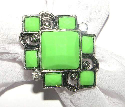 ***FAIRYTALE COLLECTION*** GORGEOUS LUCITE AND RHINESTONE ADJUSTABLE DRESS RING.