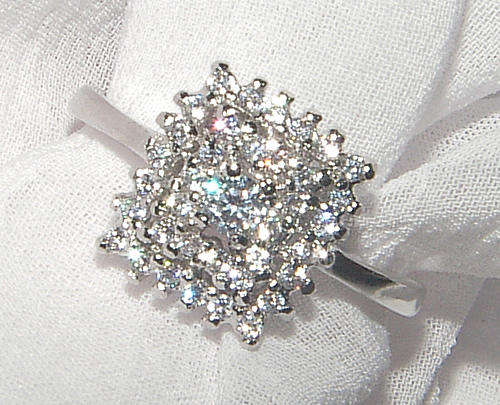 ***GORGEOUS***SPARKLING RHODIUM ENGAGEMENT RING!!!