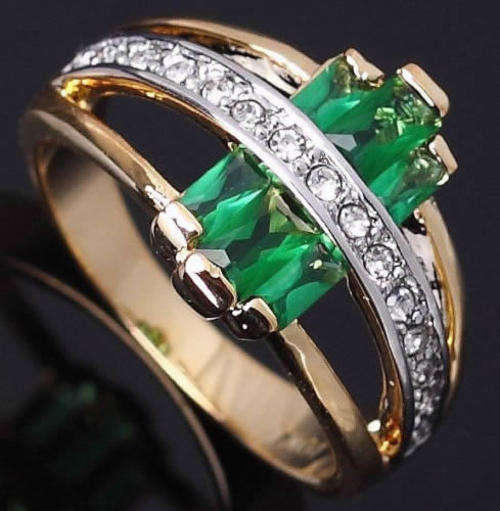 ***WOAW!!!***STUNNING EMERALDS AND DIAMONDS YELLOW GOLD RING!!!