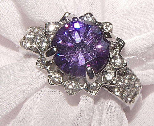 **WOAW!**BEAUTIFUL CZ AND RHINESTONE ENCRUSTED DRESS RING!