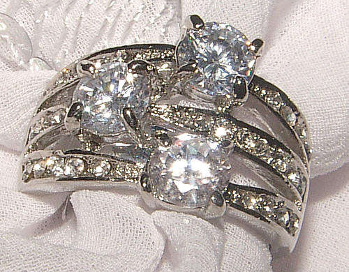 **WOAW!**BEAUTIFUL CZ AND RHINESTONE ENCRUSTED DRESS RING!