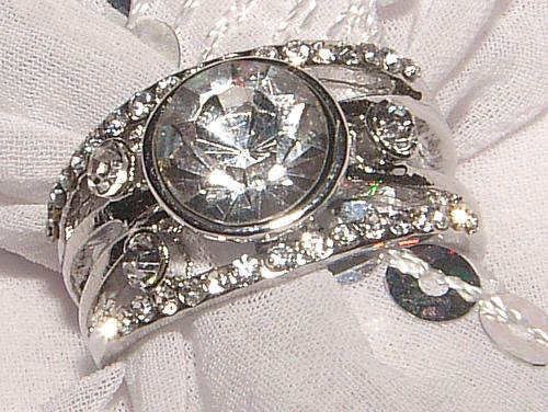 **SIZE N  **BEAUTIFUL RHINESTONE ENCRUSTED DRESS RING!