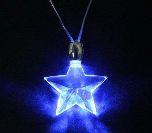 ANOTHER FIRST ON BIDORBUY! - BLUE LED LIGHT MAGNETIC PENDANT - WHAT AN ENTERTAINER!