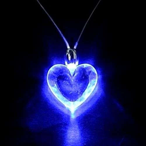 ANOTHER FIRST ON BIDORBUY! - BLUE LED LIGHT MAGNETIC PENDANT - WHAT AN ENTERTAINER!