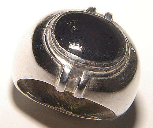 GORGEOUS! NATURAL ONYX IN SOLID STERLING SILVER DOME RING!