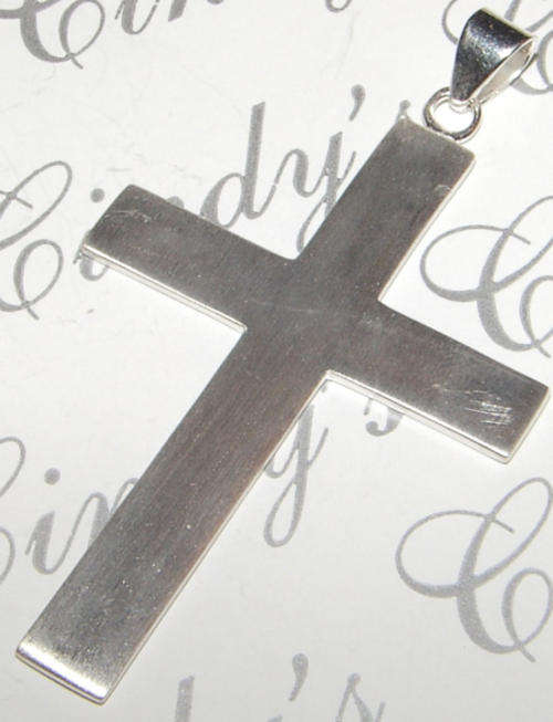 STUNNING STERLING SILVER CROSS PENDANT.