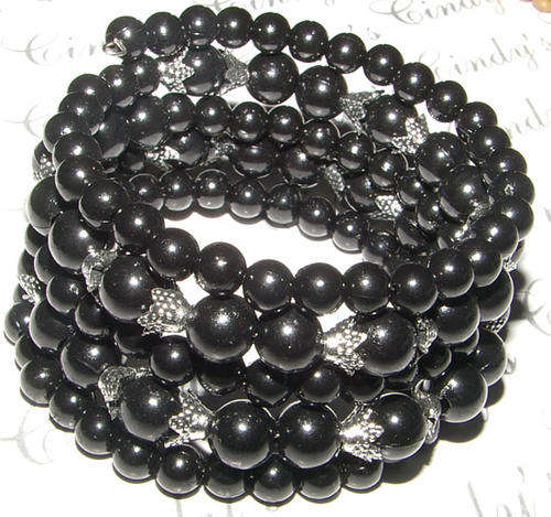 MULTI STRAND PEARLY BEADED BRACELET!