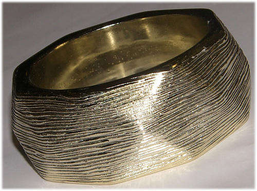 ***NEW*** STUNNING GOLD COLOUR BANGLE!