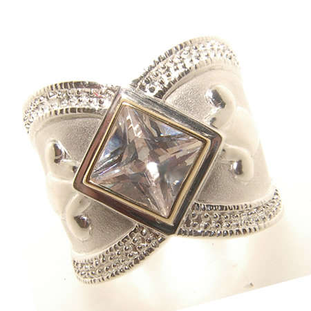 EXTRAORDINARY ITEM! - RETAIL R2300 - SOLID GOLD AND SILVER RING