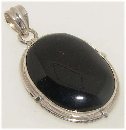 STUNNING DESIGN - NATURAL ONYX STERLING SILVER PENDANT!!