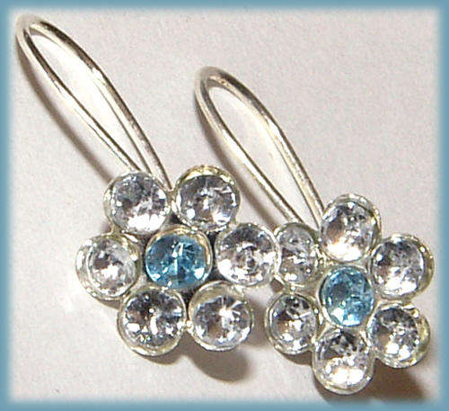 FASHION JEWELLERY --- DAINTY AND SWEET LUCITE BEAD EARRINGS!