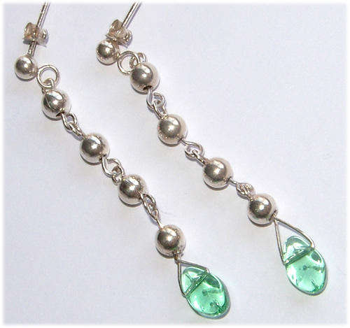 GREEN   DANGLING EARRINGS - FINE QUALITY!
