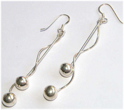 *** . 925 STERLING SILVER LINEAR EARRINGS***