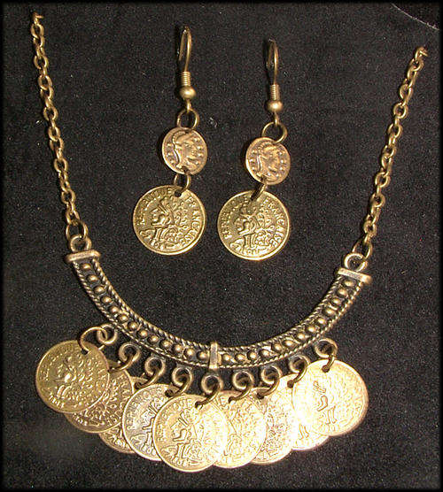 ***BEAUTIFUL IN BRONZE!!*** Necklace and Earrings Set!