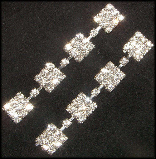 *** PRETTY*** EXTRA LENGTH *** RHINESTONE *** CHANDELIER EARRINGS!!!