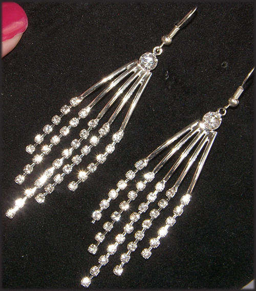 *** PRETTY*** EXTRA LENGTH *** RHINESTONE *** CHANDELIER EARRINGS!!!