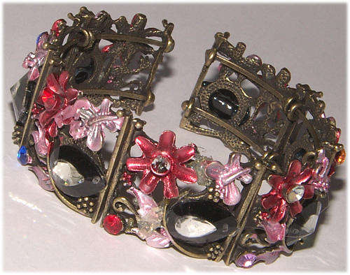 DESIGNER INSPIRED FANCY LADIES HINGED BANGLE!