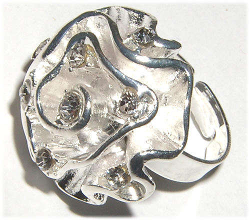 ***BEAUTIFUL!!! *** RHINESTONE DRESS RING - ***NEW***!