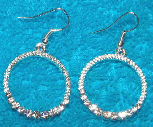 *** PRETTY*** RHINESTONE DANGLING EARRINGS!!!