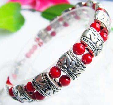 ***STUNNING DESIGN!!*** NATURAL JADE BRACELET!!
