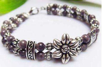 ***STUNNING DESIGN!!*** NATURAL JADE BRACELET!!