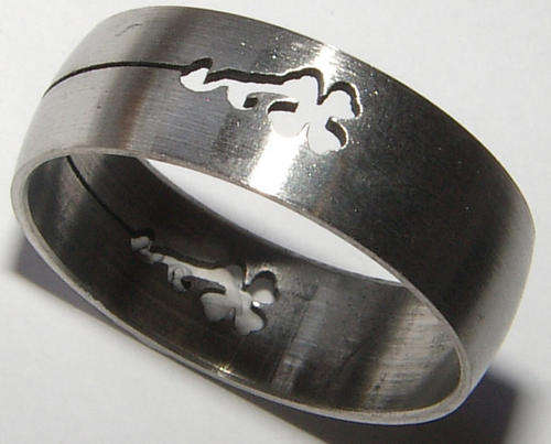 ***NEW*** SOLID STAINLESS STEEL  **LASER CUT ** BAND RING!.